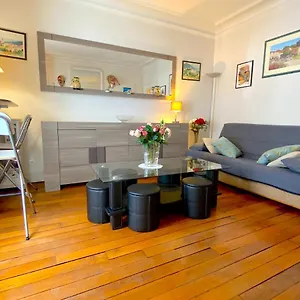 L'appartement Orsel Paris